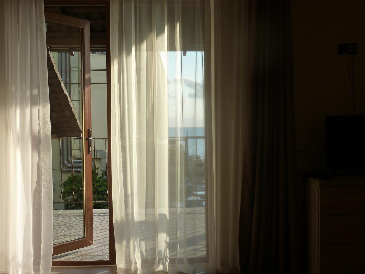 Guest House Letto Gagra Exterior foto