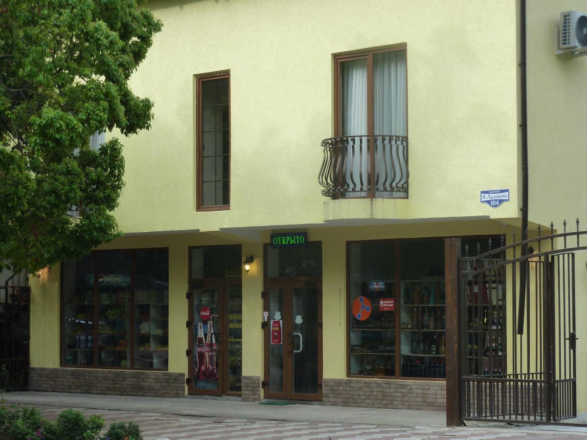 Guest House Letto Gagra Exterior foto